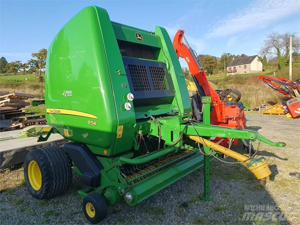 John Deere 854 Prasy zwijające