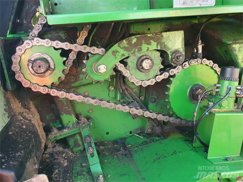 John Deere 854 Prasy zwijające