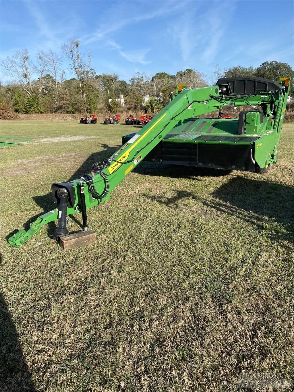 John Deere C300 Kosiarki ze wstępną obróbka paszy
