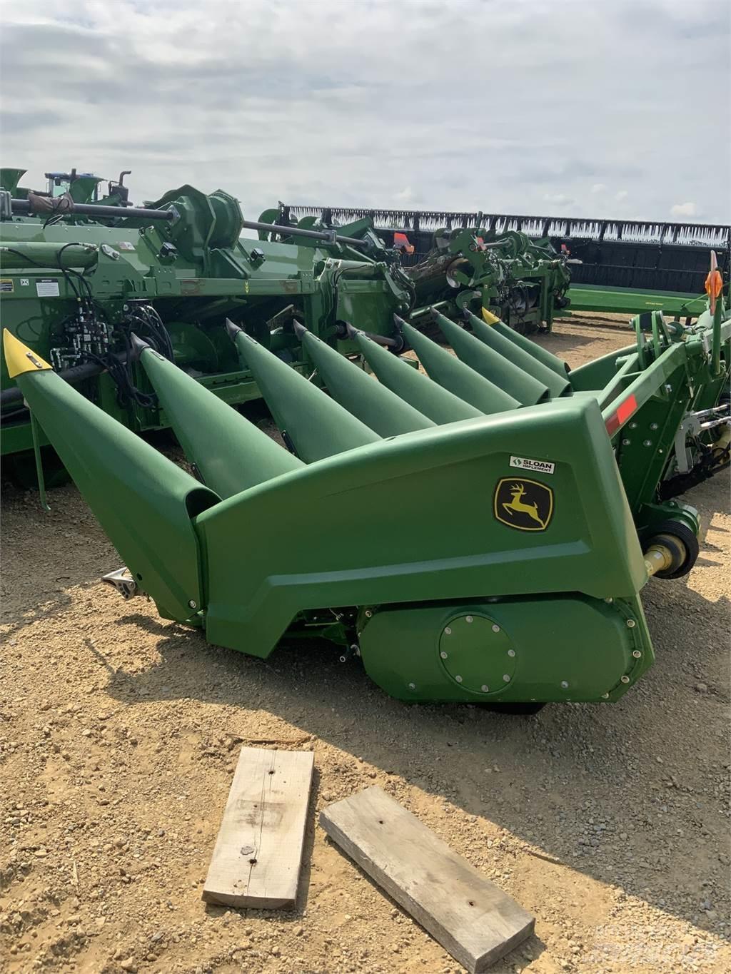 John Deere C8F Akcesoria do kombajnów zbożowych