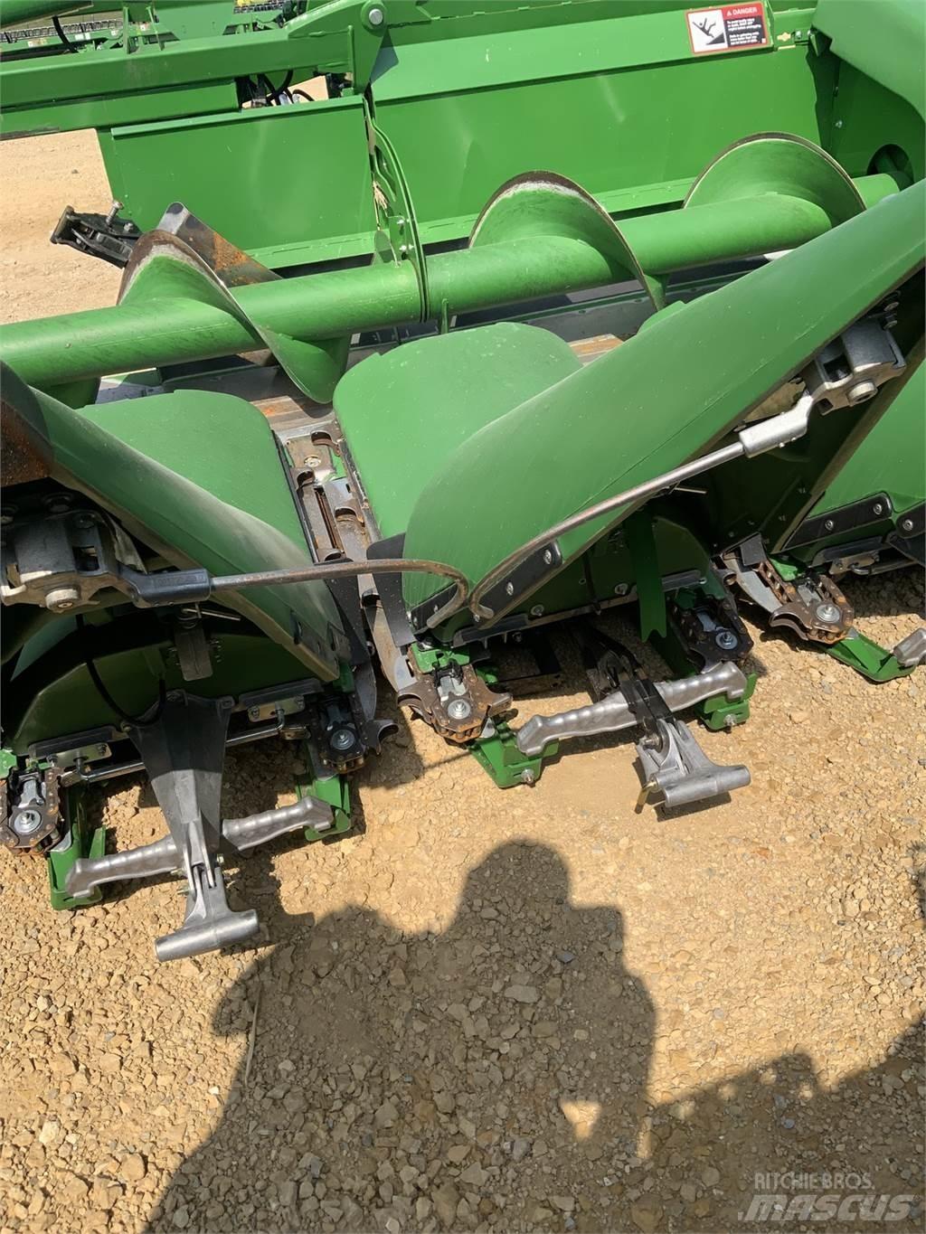 John Deere C8F Akcesoria do kombajnów zbożowych