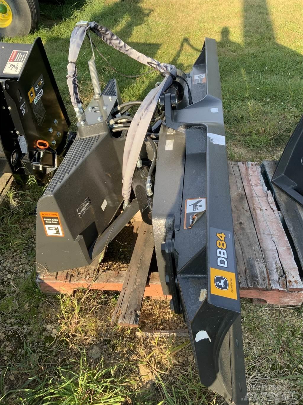 John Deere DB84 Maszyny budowlane - Inne