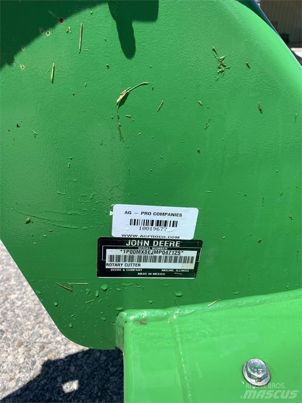 John Deere MX8 Rozdrabniacze, krajarki i odwijarki słomy