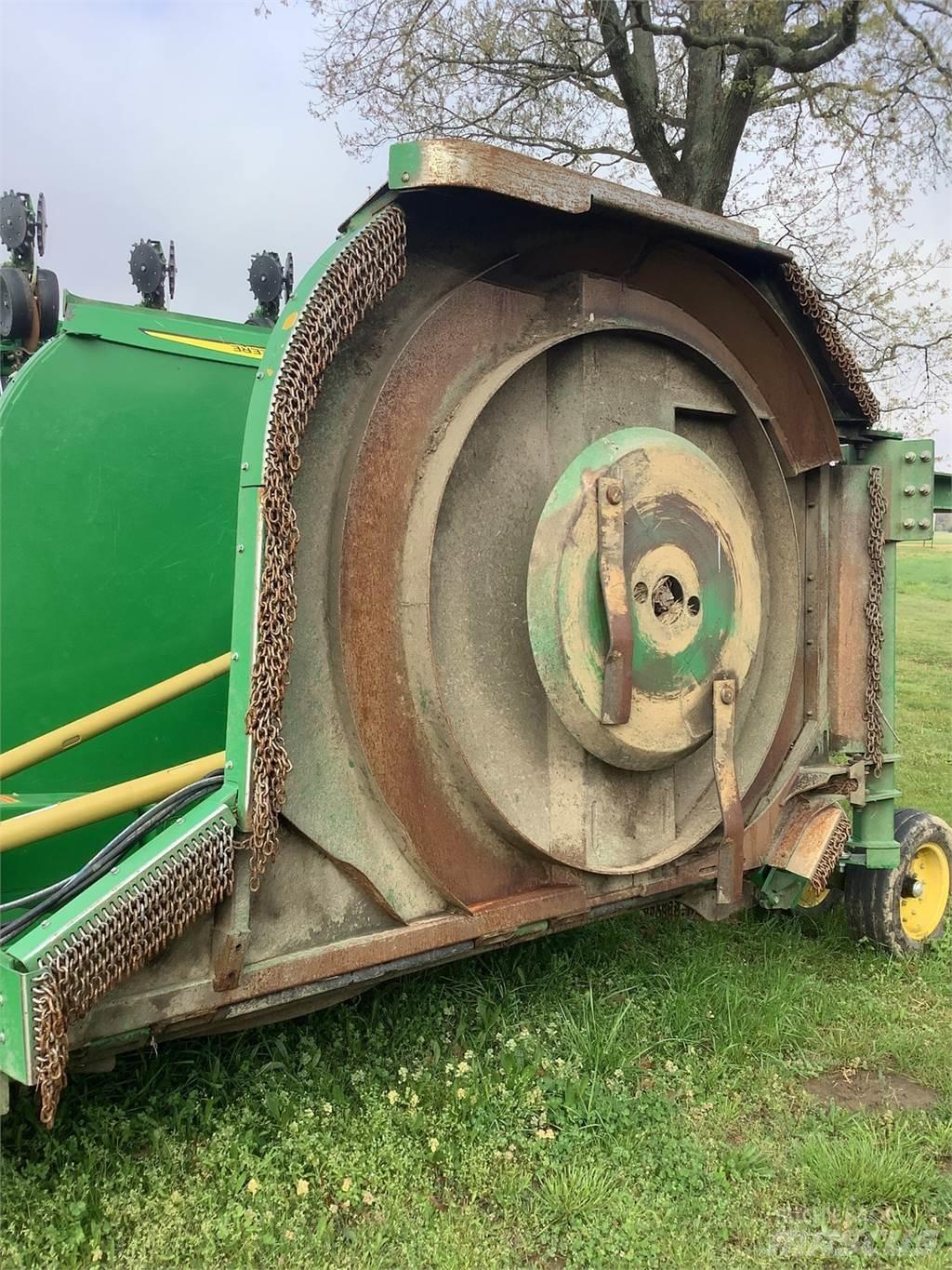 John Deere R20 Rozdrabniacze, krajarki i odwijarki słomy