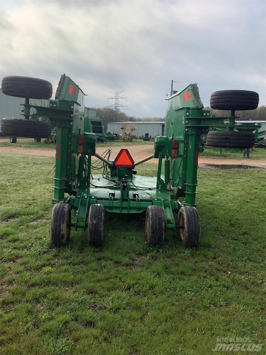 John Deere R20 Rozdrabniacze, krajarki i odwijarki słomy