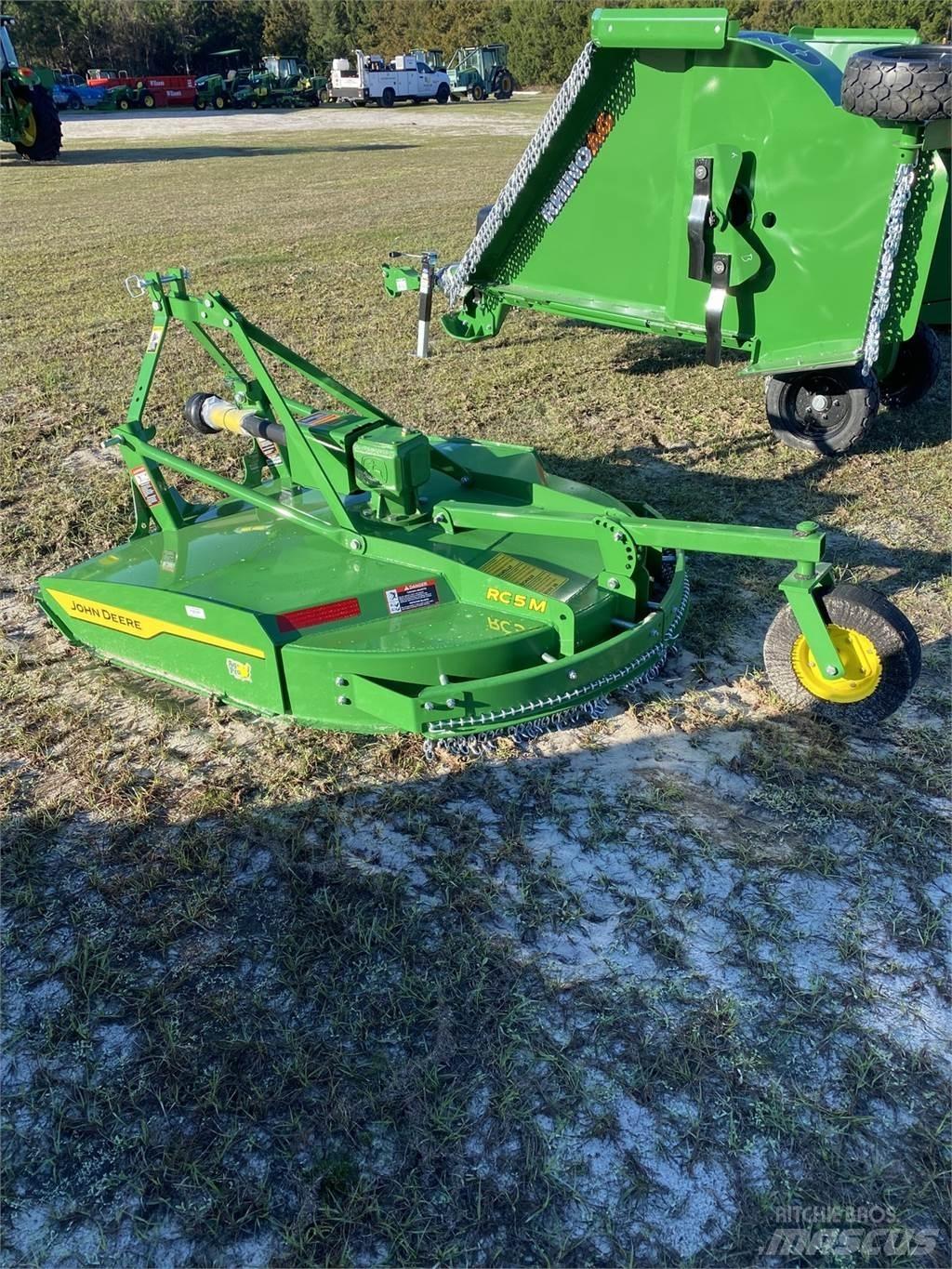 John Deere RC5M Rozdrabniacze, krajarki i odwijarki słomy