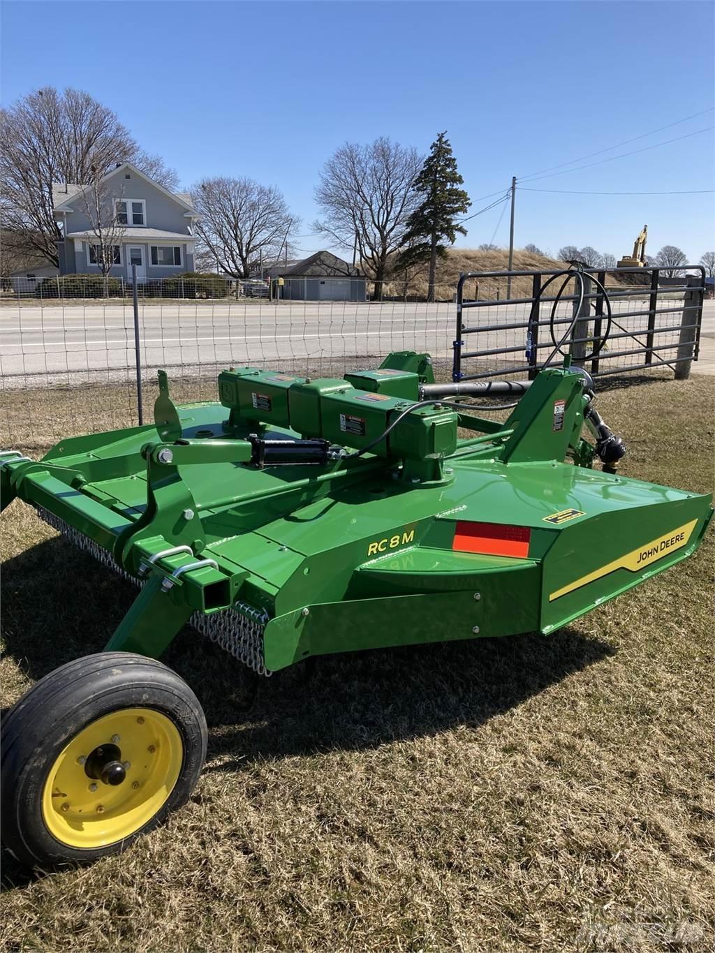 John Deere RC8M Rozdrabniacze, krajarki i odwijarki słomy