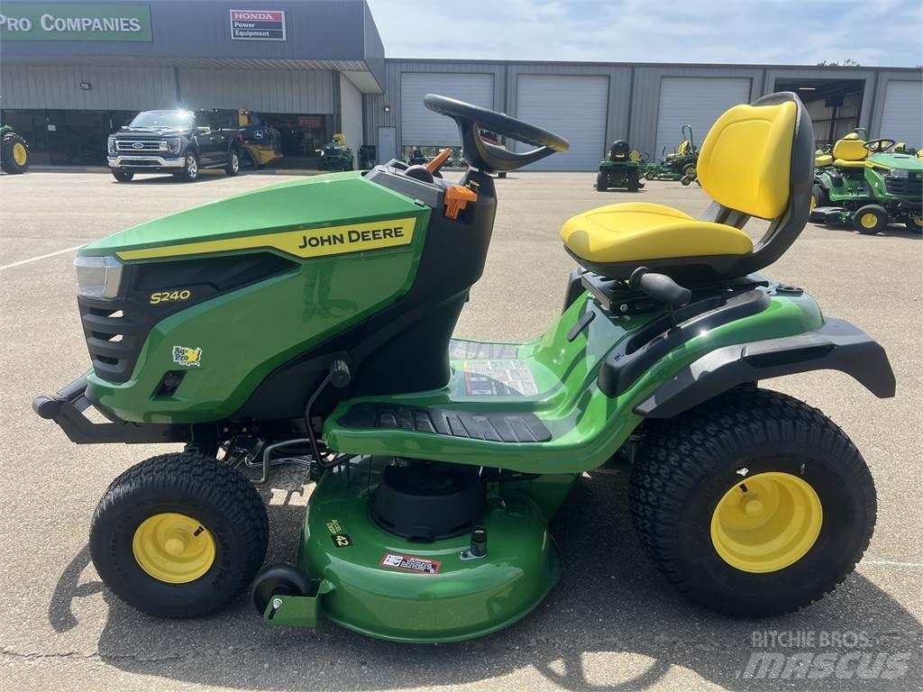 John Deere S240 Mikrociągniki