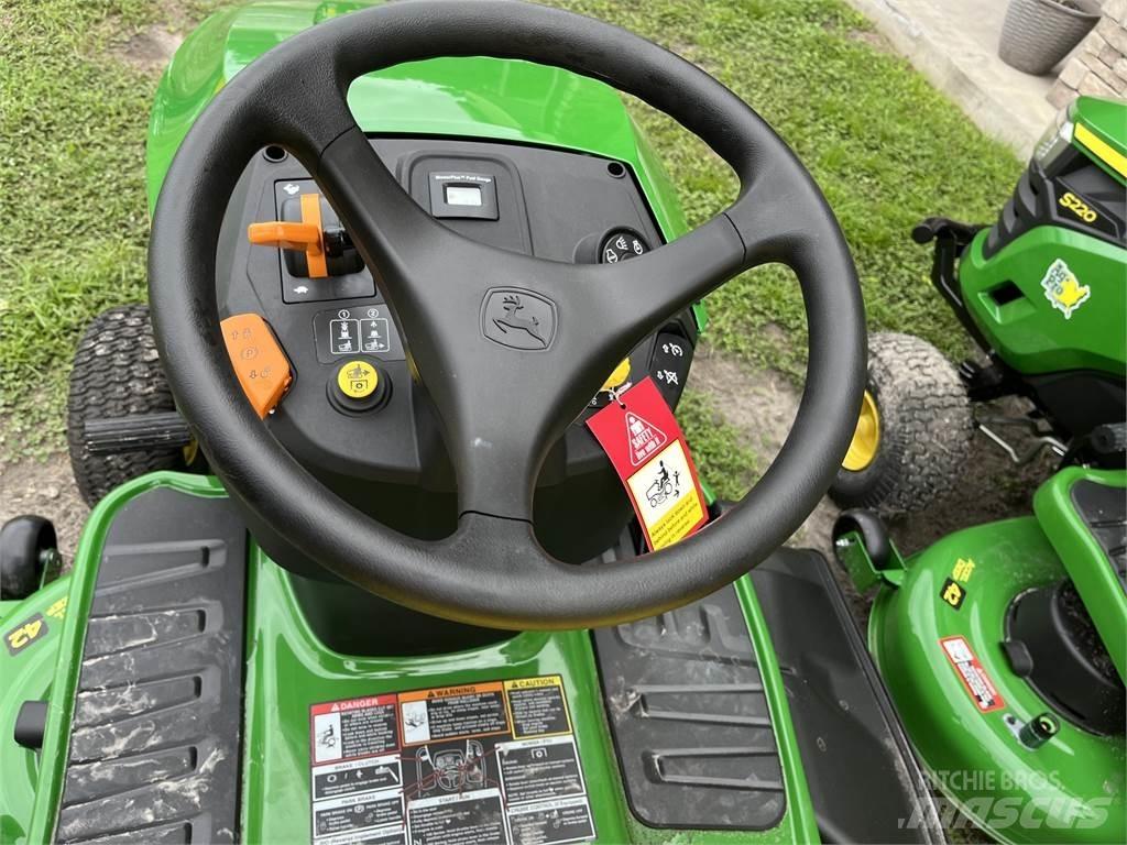 John Deere S240 Mikrociągniki