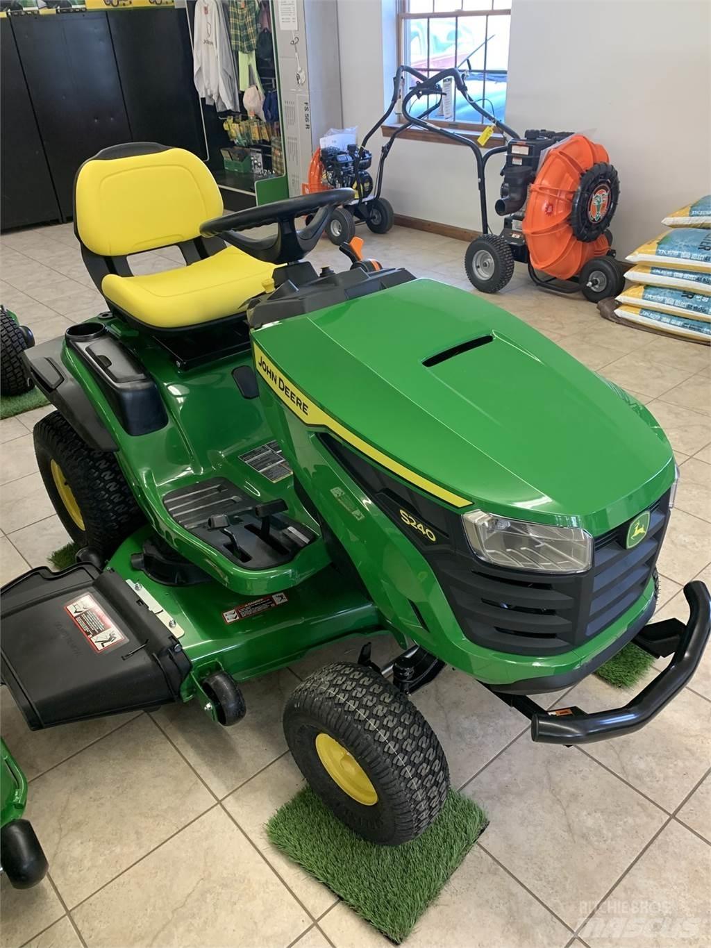 John Deere S240 Mikrociągniki