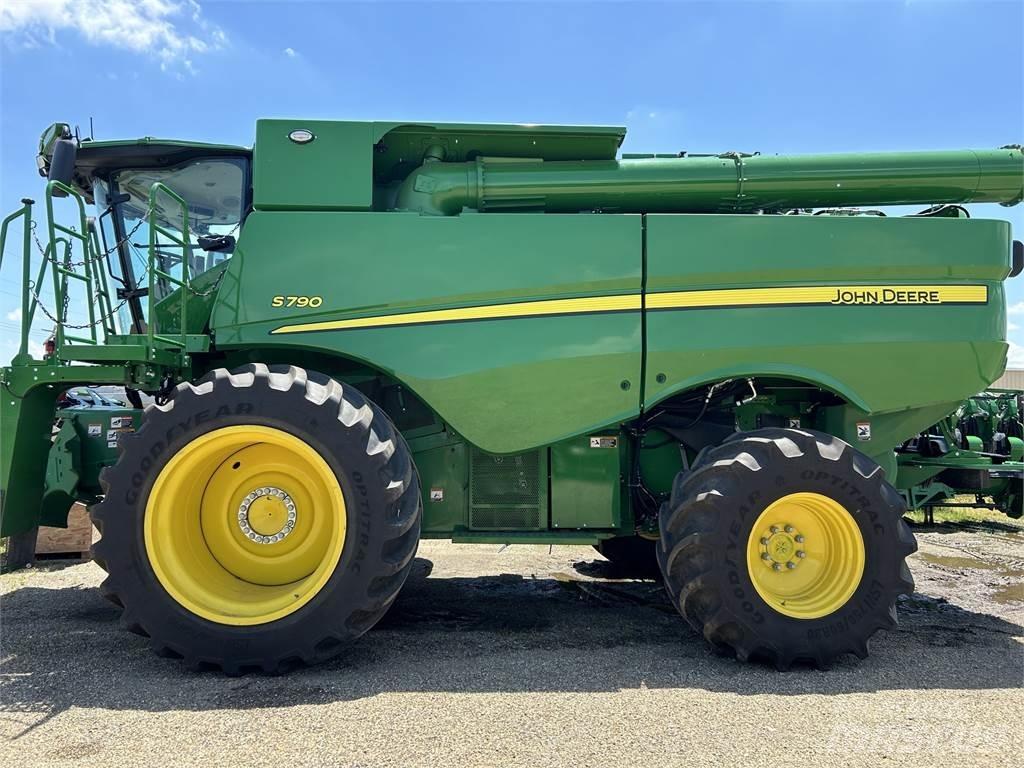 John Deere S790 Kombajny zbożowe