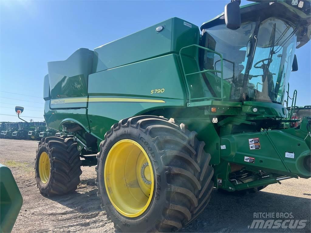 John Deere S790 Kombajny zbożowe
