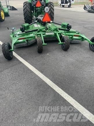 John Deere TS10 Rozdrabniacze, krajarki i odwijarki słomy