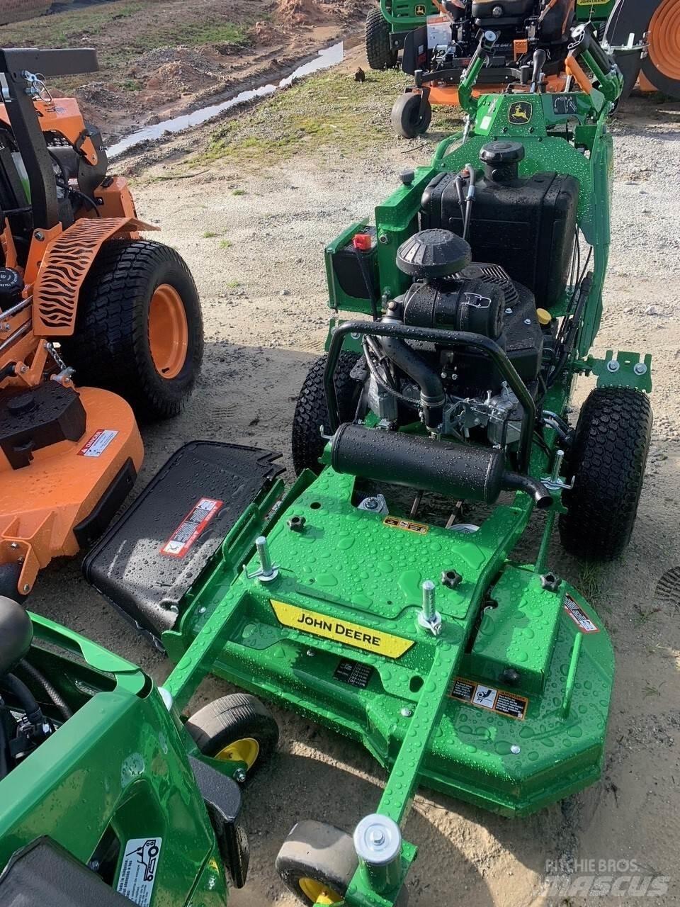 John Deere W36R Kosiarki mechaniczne z operatorem za maszyną