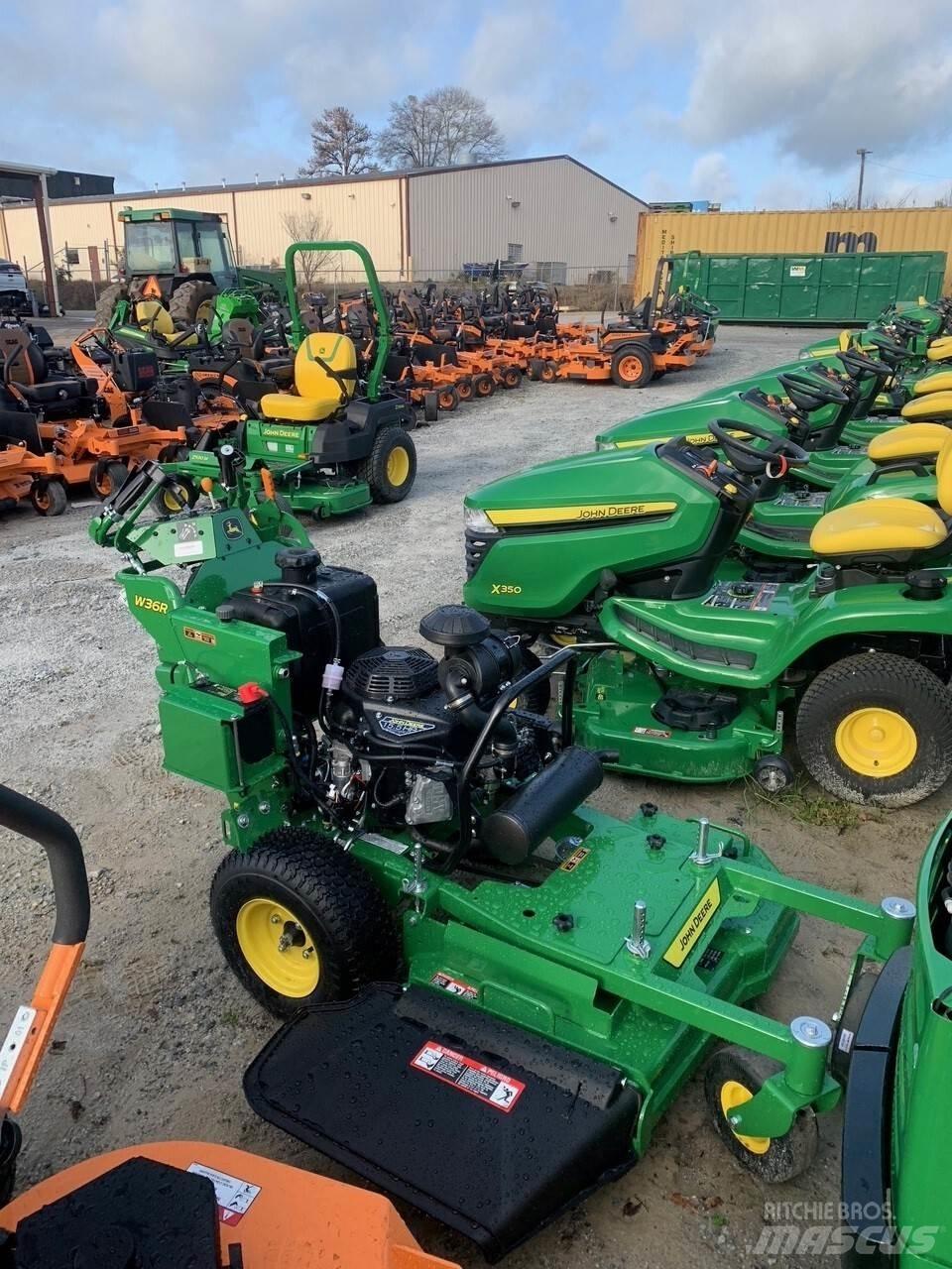 John Deere W36R Kosiarki mechaniczne z operatorem za maszyną
