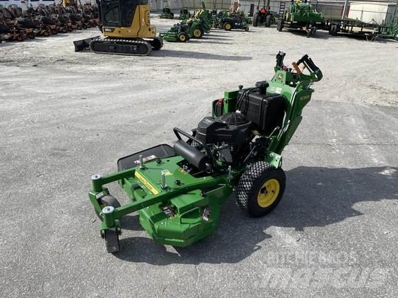 John Deere W36R Kosiarki mechaniczne z operatorem za maszyną