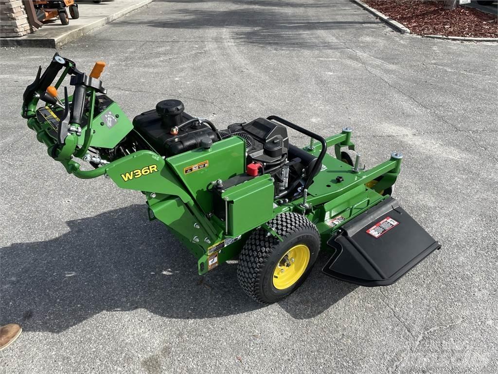 John Deere W36R Kosiarki mechaniczne z operatorem za maszyną