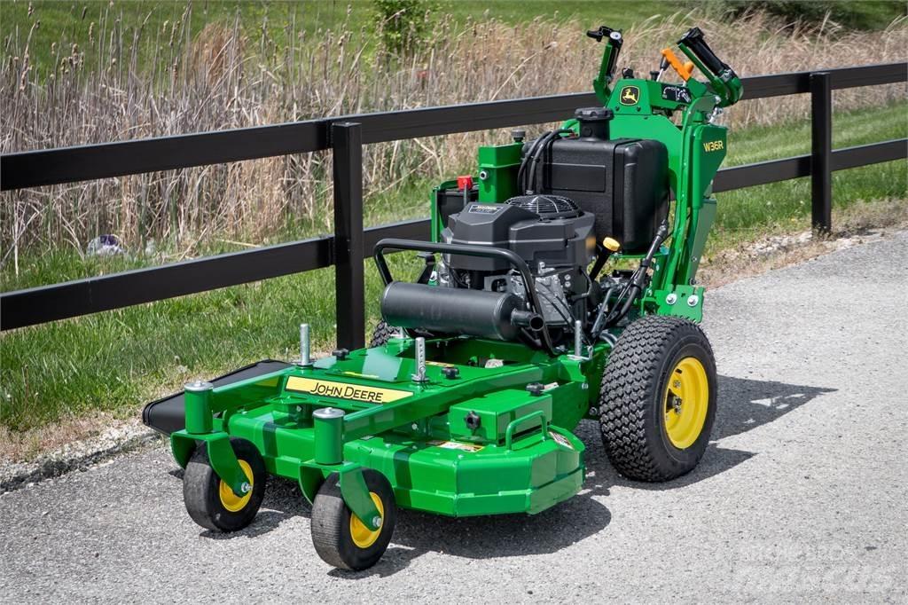 John Deere W36R Kosiarki mechaniczne z operatorem za maszyną
