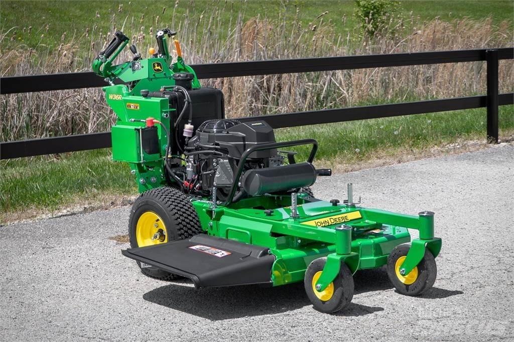 John Deere W36R Kosiarki mechaniczne z operatorem za maszyną