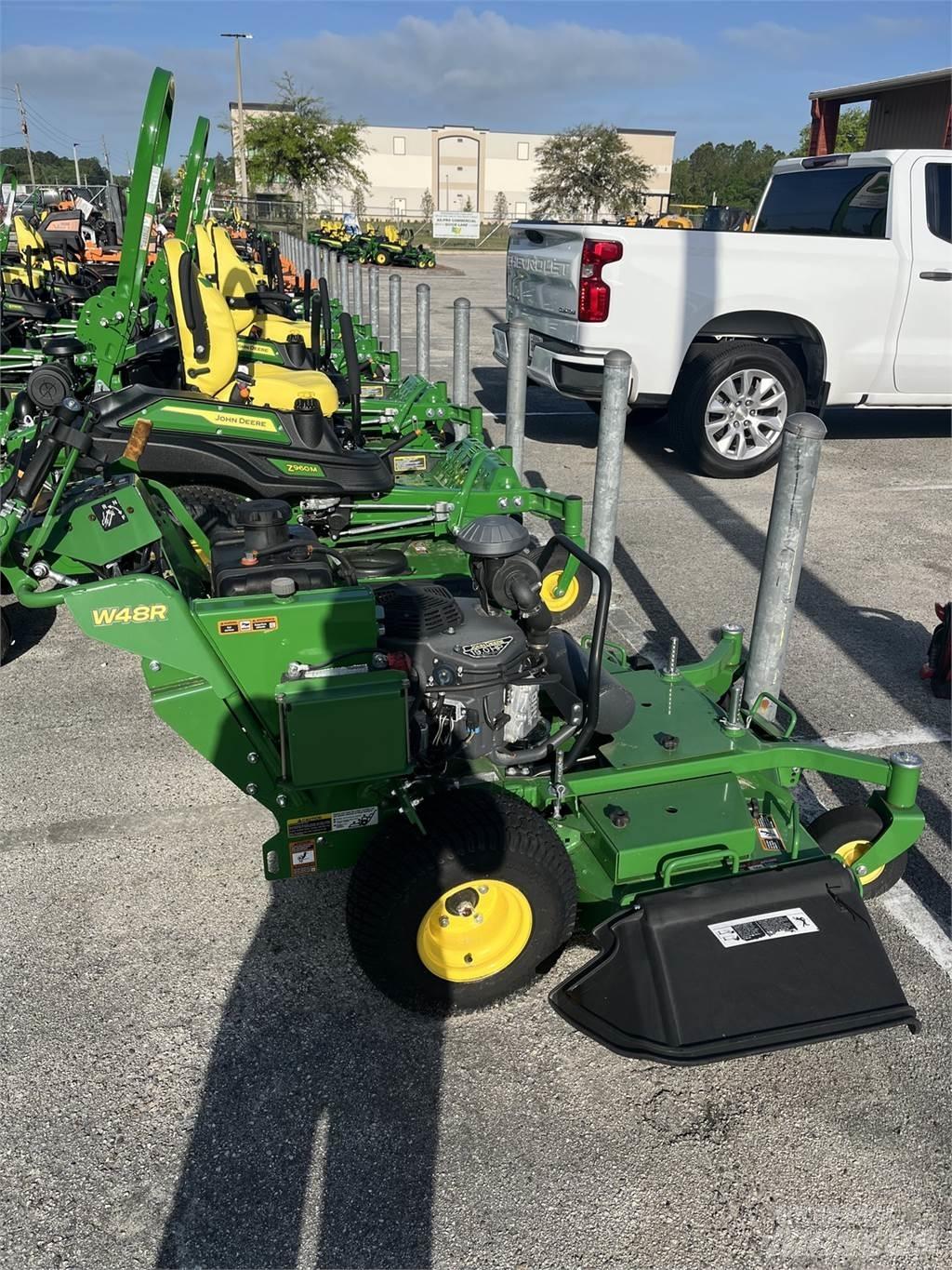 John Deere W48R Kosiarki mechaniczne z operatorem za maszyną