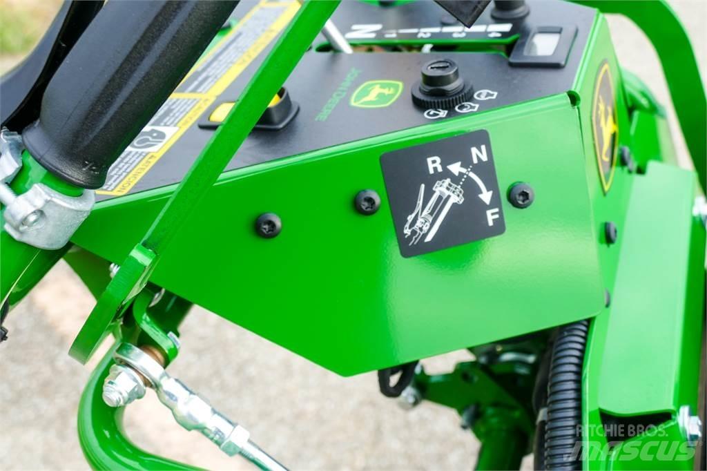 John Deere W48R Kosiarki mechaniczne z operatorem za maszyną