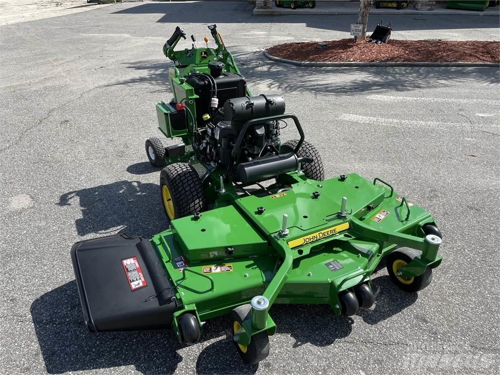 John Deere W61R Kosiarki mechaniczne z operatorem za maszyną