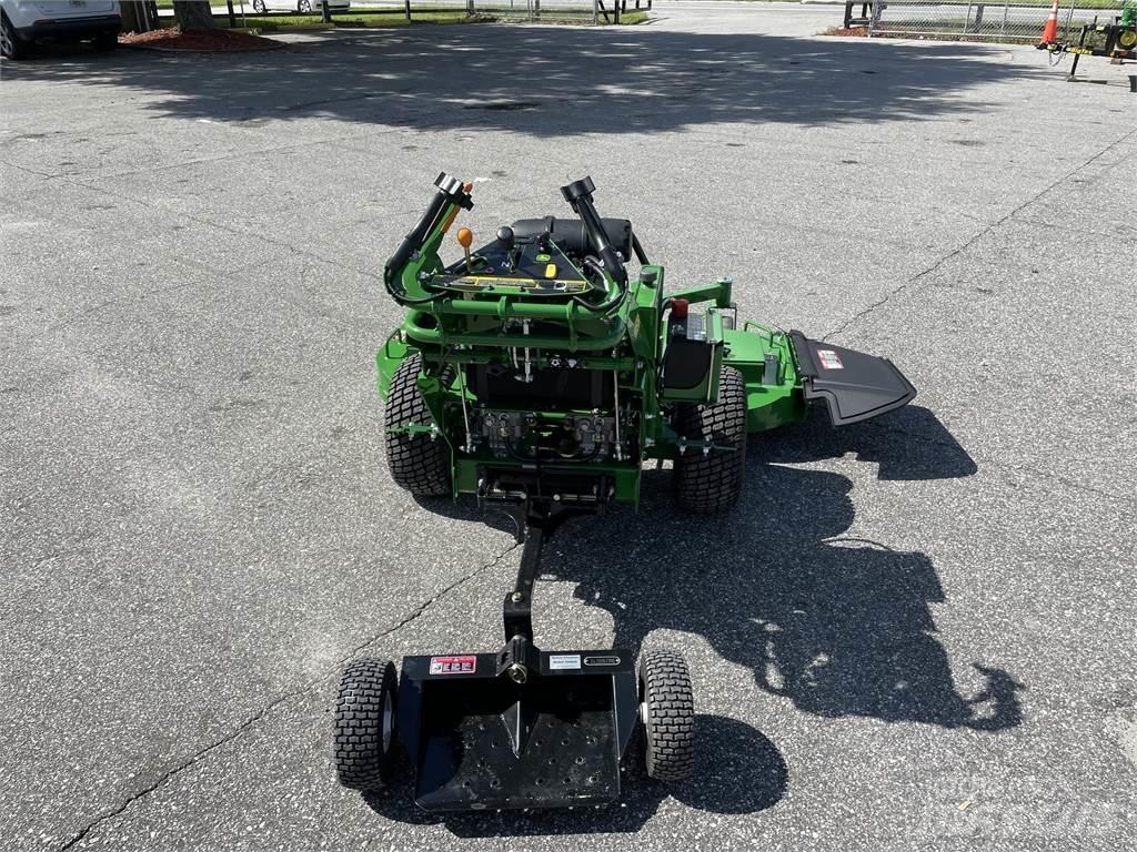 John Deere W61R Kosiarki mechaniczne z operatorem za maszyną