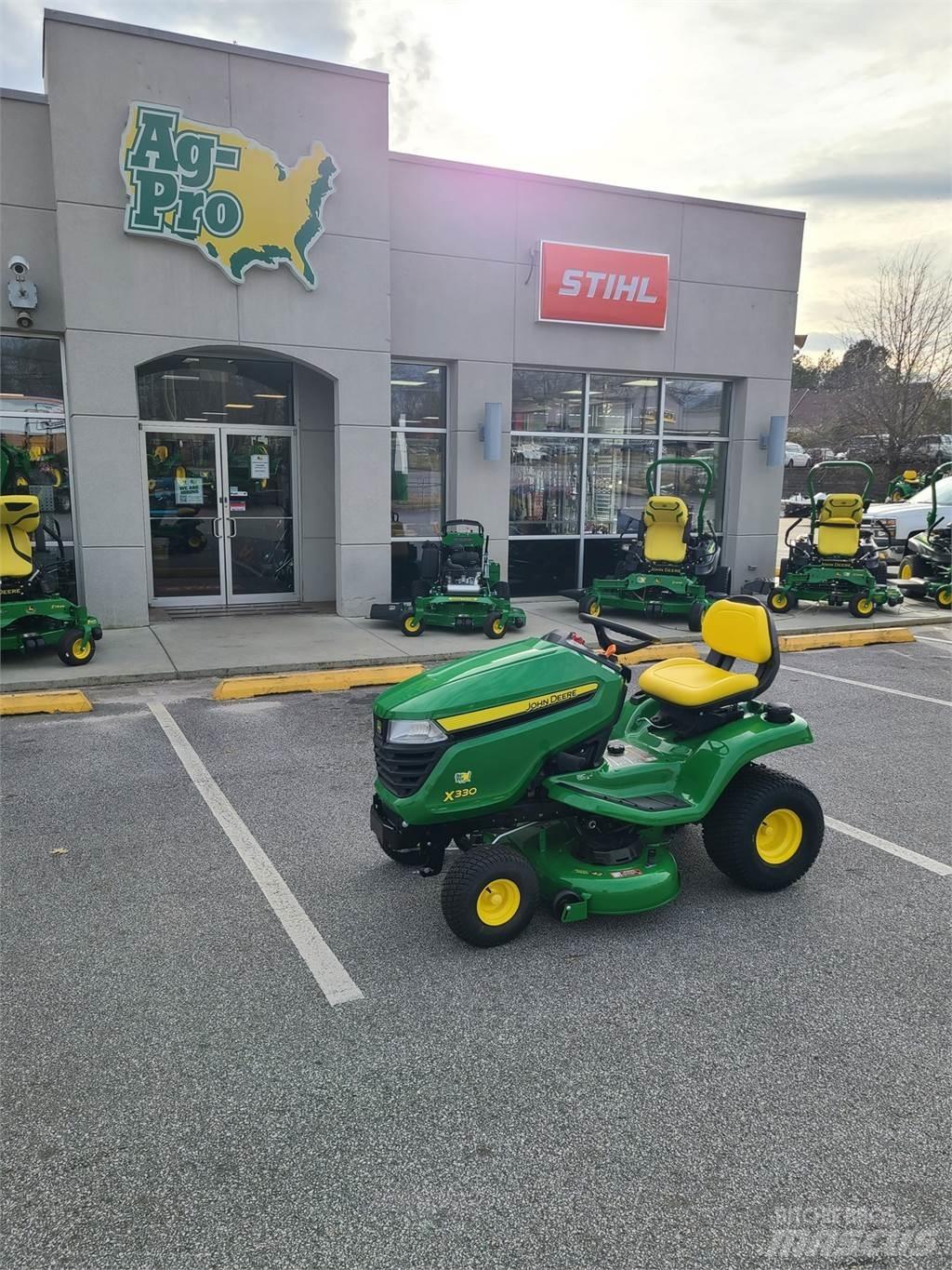 John Deere X330 Mikrociągniki