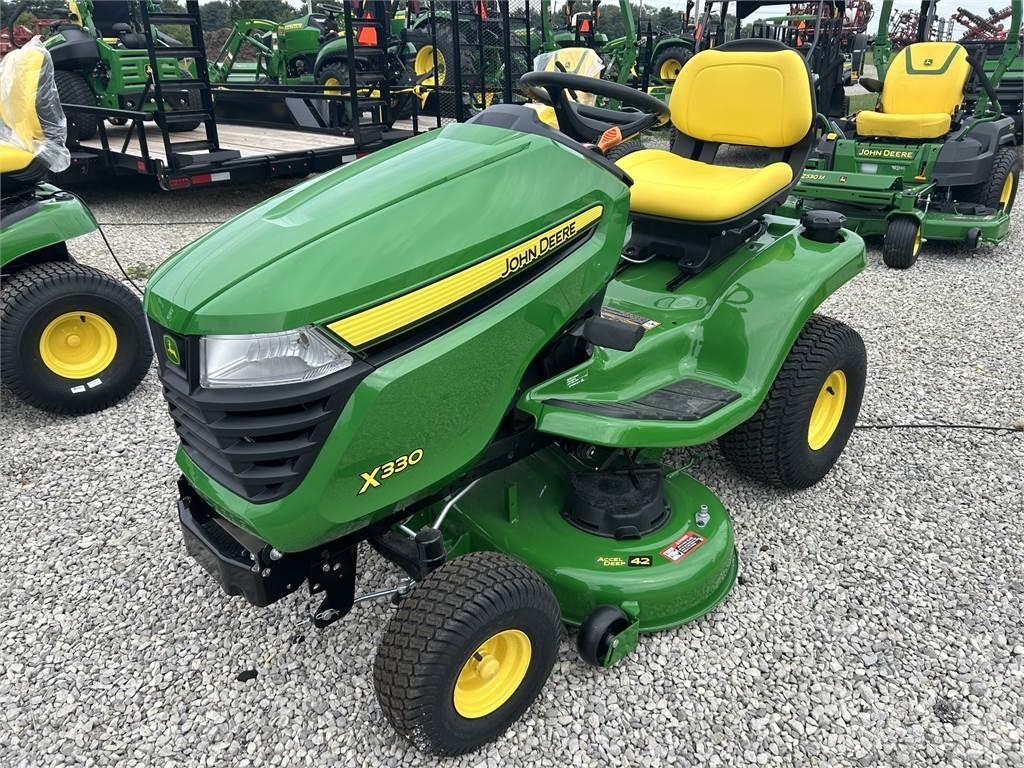 John Deere X330 Mikrociągniki