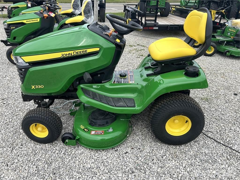 John Deere X330 Mikrociągniki