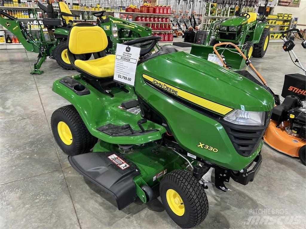 John Deere X330 Mikrociągniki