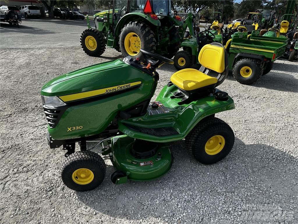 John Deere X330 Mikrociągniki