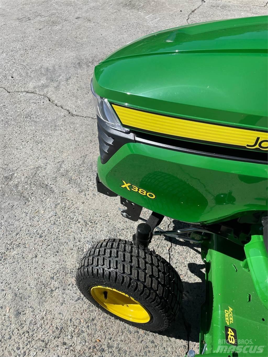 John Deere X380 Mikrociągniki