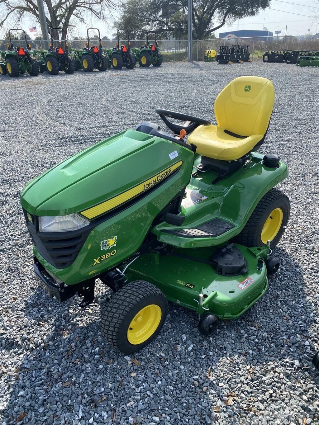 John Deere X380 Mikrociągniki