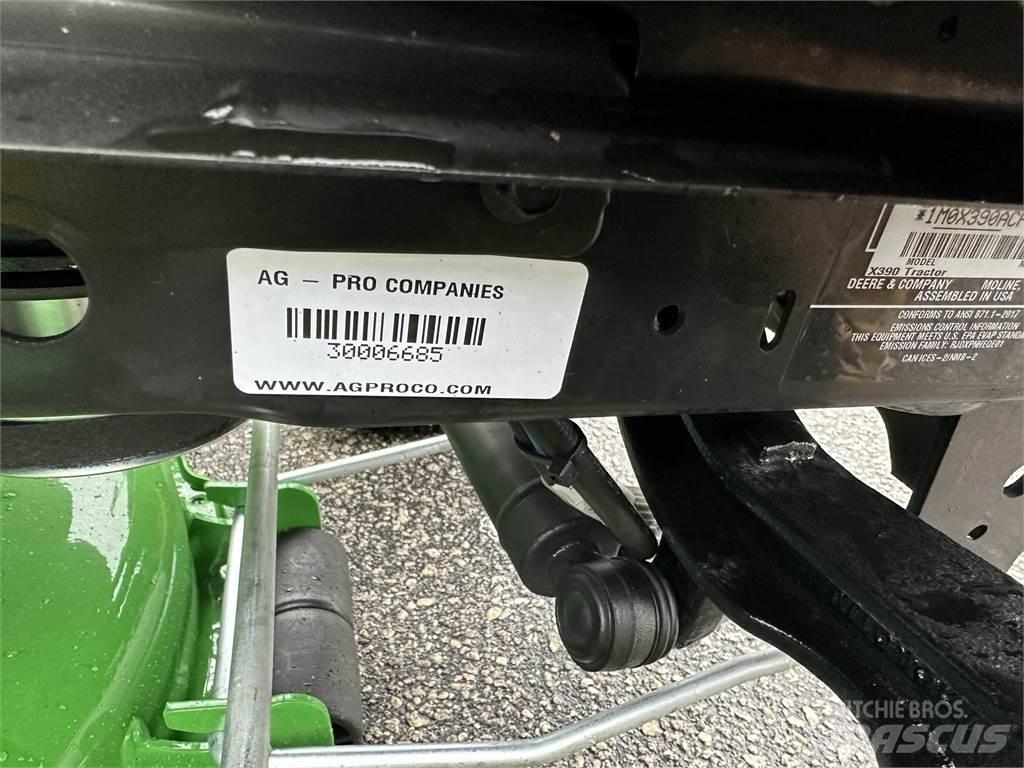 John Deere X390 Mikrociągniki