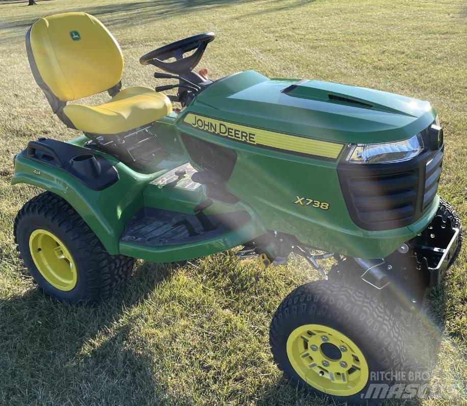 John Deere X738 Mikrociągniki