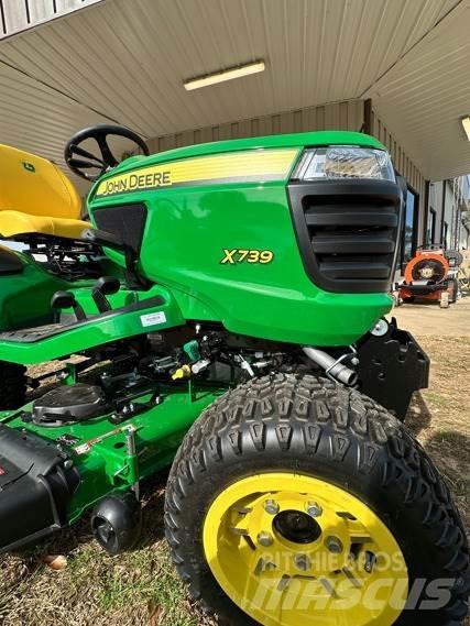 John Deere X739 Mikrociągniki