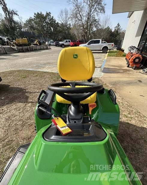 John Deere X739 Mikrociągniki