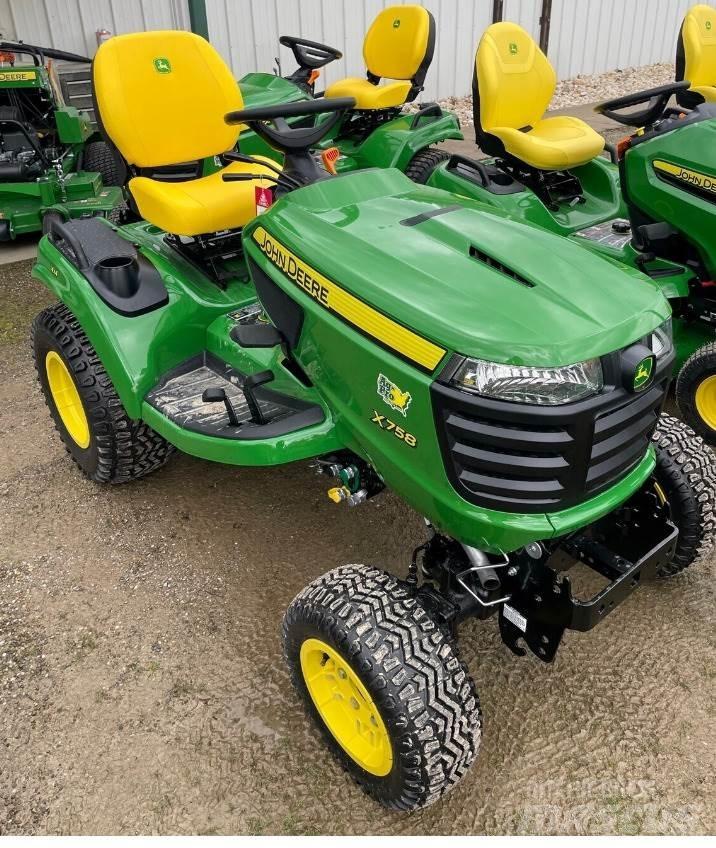 John Deere X758 Mikrociągniki