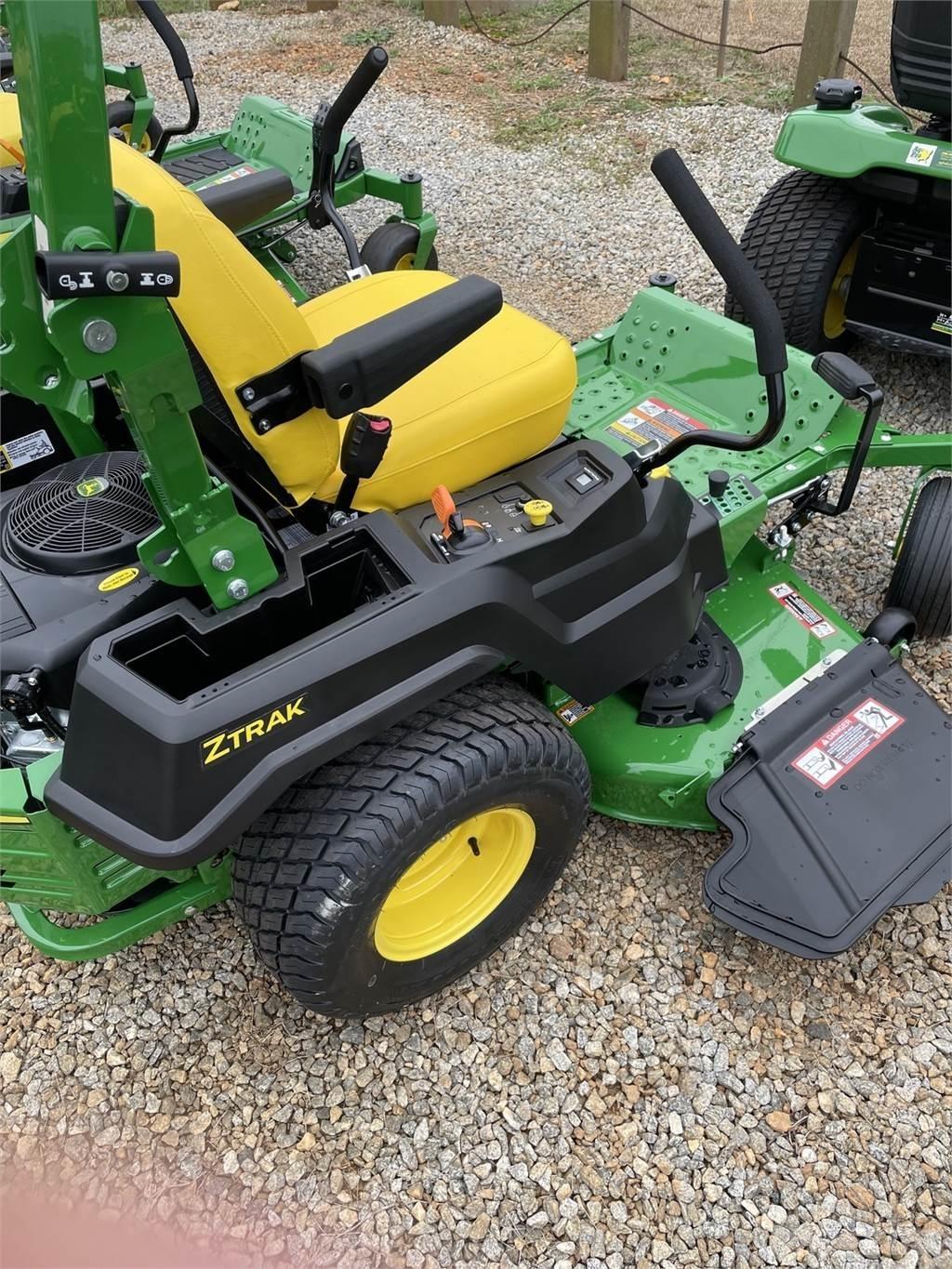 John Deere Z515E Kosiarki o zerowym promieniu skrętu