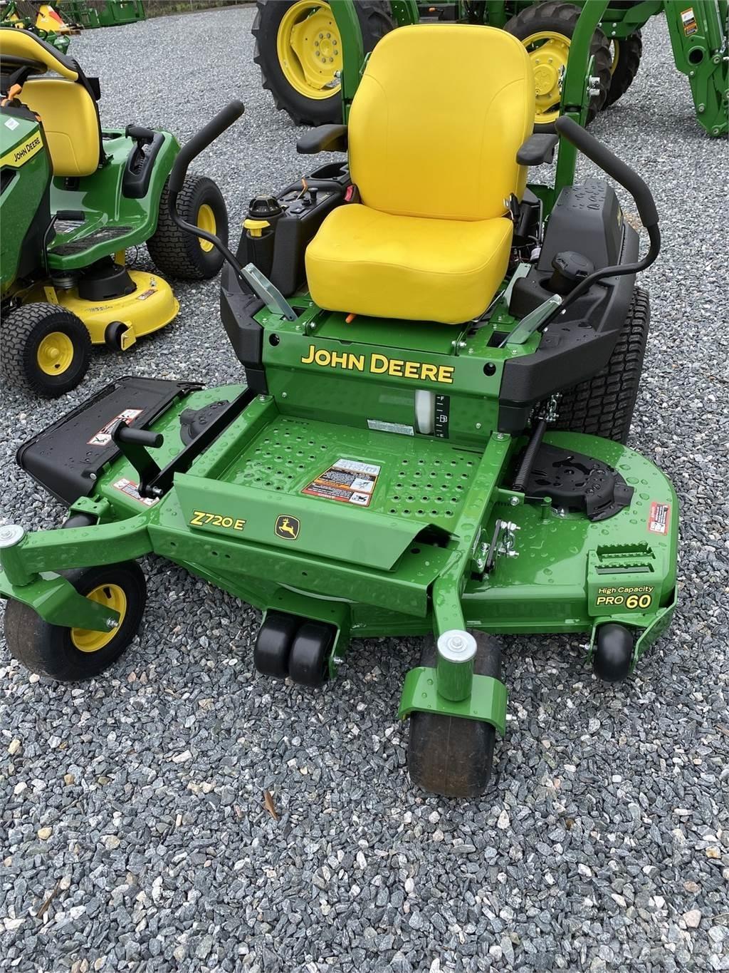 John Deere Z720E Kosiarki o zerowym promieniu skrętu