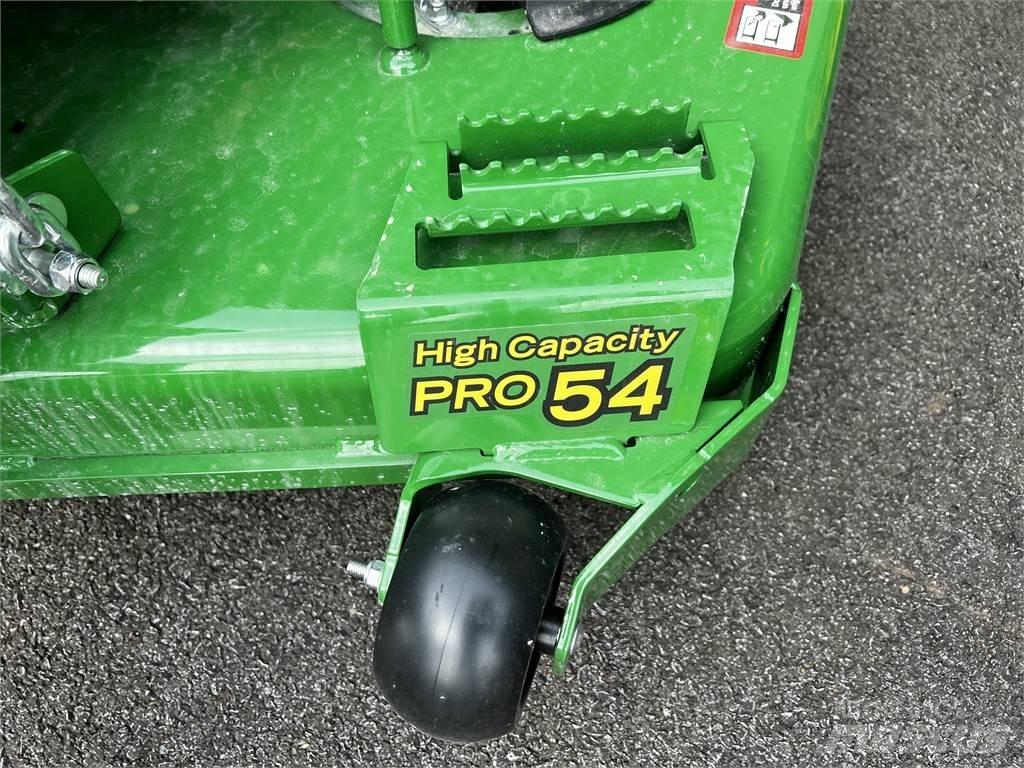John Deere Z720E Kosiarki o zerowym promieniu skrętu