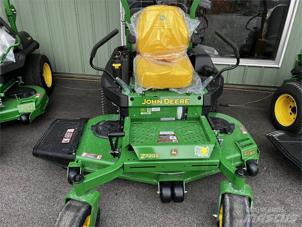 John Deere Z720E Kosiarki o zerowym promieniu skrętu