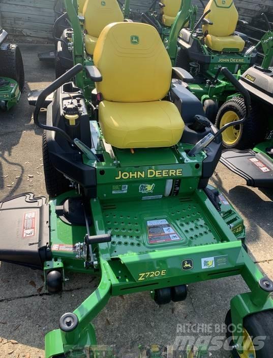 John Deere Z720E Kosiarki o zerowym promieniu skrętu