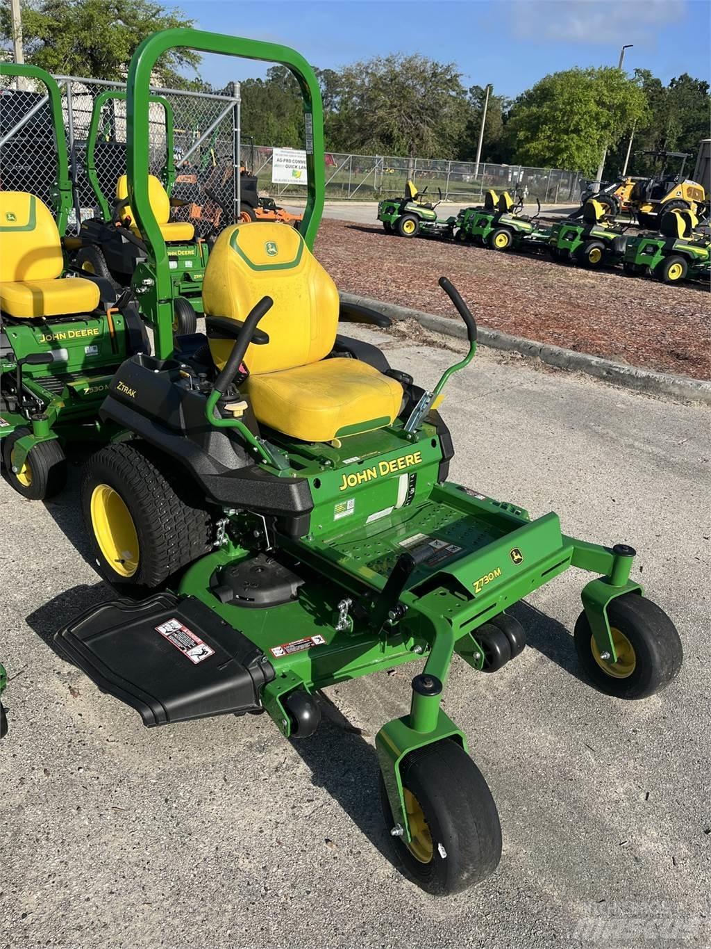 John Deere Z730 Kosiarki o zerowym promieniu skrętu