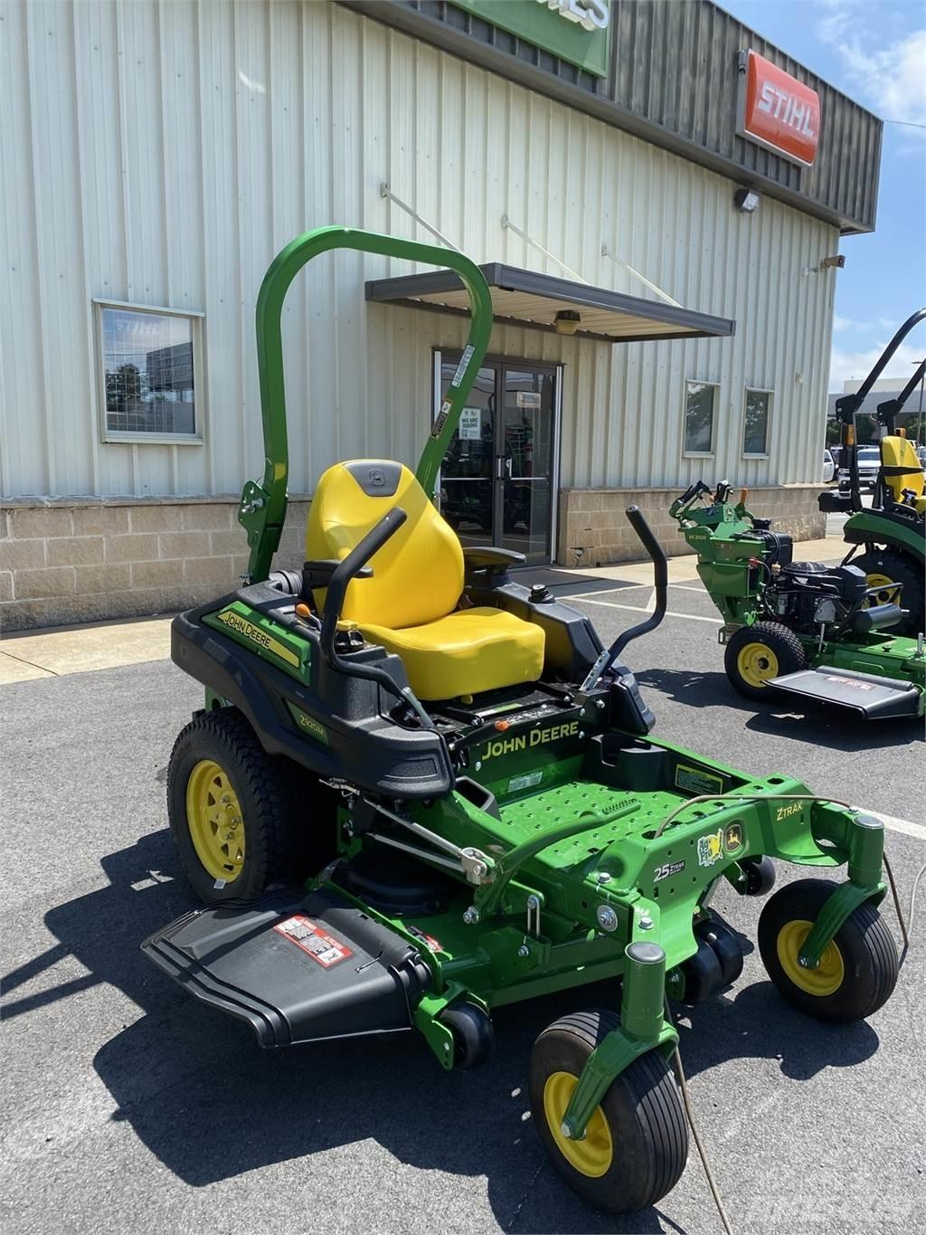 John Deere Z920M Kosiarki o zerowym promieniu skrętu