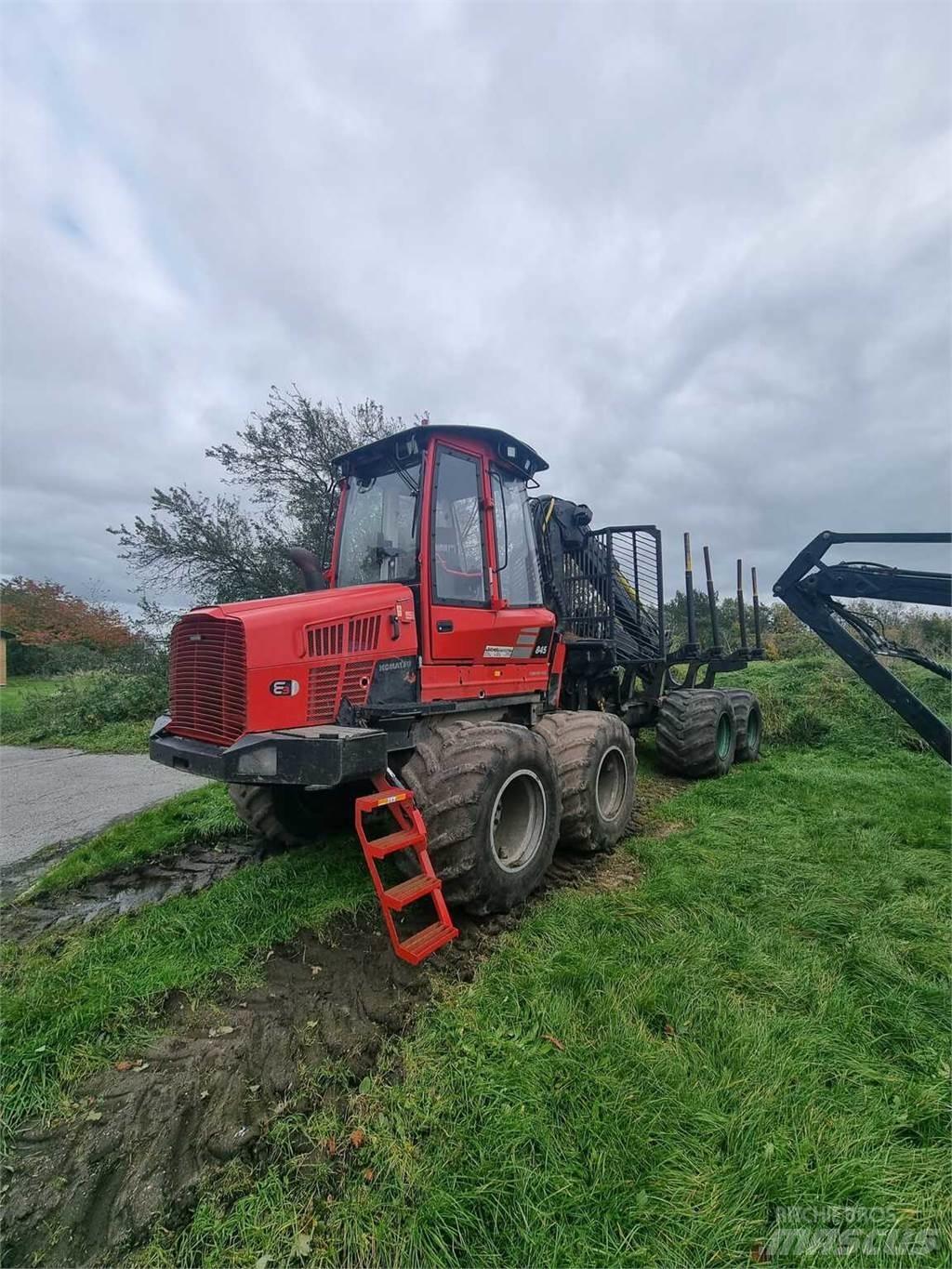 Komatsu 845 Forwardery