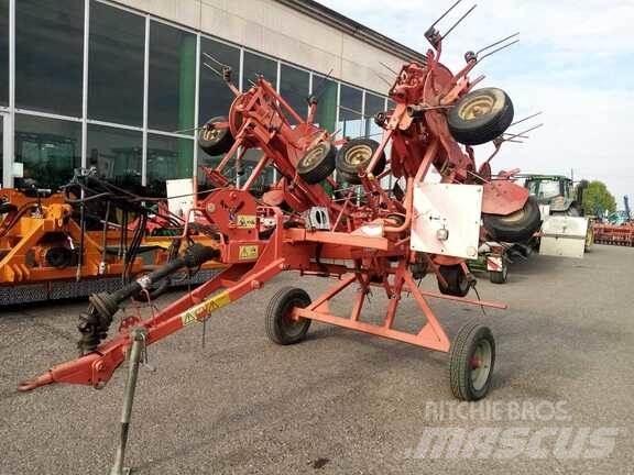 Kuhn GF 7702 Zgrabiarki i przetrząsacze
