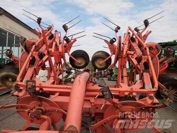 Kuhn GF 7702 Zgrabiarki i przetrząsacze