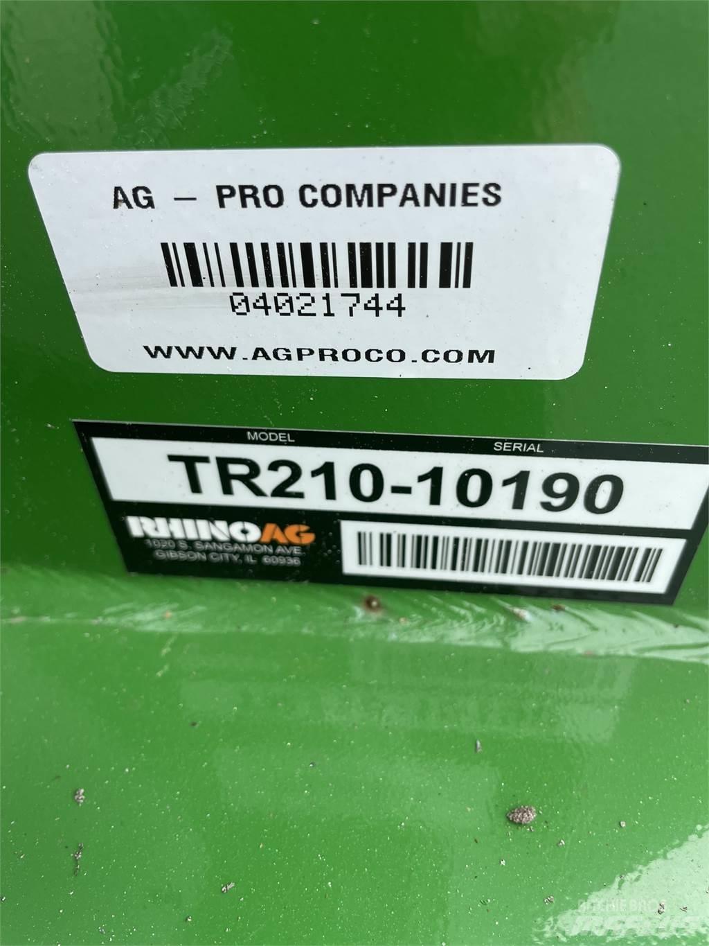 Rhino TR210 Rozdrabniacze, krajarki i odwijarki słomy